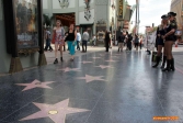 [no_rights] Hollywood Boulevard, Los Angeles, Californie.<br>Devant le Chinese Theatre.