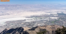 [no_rights] Ville de Palm Springs, Californie, vue depuis le Mont San Jacinto.<br>La faille de San Andreas passe à la base des Indio Hills, derrière l'autoroute I10.<br>Au delà se trouve le Parc national de Joshua Tree.