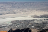 [no_rights] Ville de Palm Springs, Californie, vue depuis le Mont San Jacinto.<br>La faille de San Andreas passe à la base des Indio Hills, derrière l'autoroute I10<br>Au delà se trouve le Parc national de Joshua Tree.