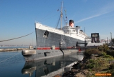 [no_rights] Long Beach, Californie.<br>Le paquebot <i>Queen Mary</i> et le sous-marin soviétique <i>Scorpion</i>.