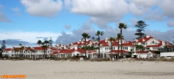 [no_rights] Coronado Beach, près de San Diego, Californie.<br>Jolies cabanes de plage, à des prix, euh...  Nous consulter.