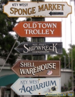 Mallory Square est le centre touristique de Key West. On y trouve le marché aux éponges, l'entrepôt à coquillages, le départ des trolleys touristiques, l'aquarium, le musée des naufrageurs.