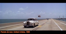[no_rights] Les Keys de Floride.<br><i>Permis de tuer</i>.<br>Seven Mile Bridge à gauche et Pigeon Key à droite: la Rolls s'éloigne de Key West !