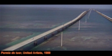 [no_rights] Les Keys de Floride.<br><i>Permis de tuer.</i><br>Seven Mile Bridge à gauche et Pont de Flagler à droite: la Rolls blanche s'éloigne de Key West !