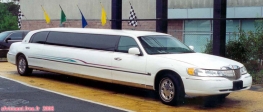 Une limousine à l'américaine: pas facile de faire un créneau avec ça !