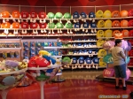 <i>M&M's WORLD</i>.<br>Peluches aux couleurs acidulées.