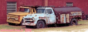 Vieux trucks américains <i>GMC</i>, à l'abandon en Caroline du Sud.