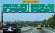 New Jersey Turnpike, près de Secaucus, à l'ouest de New York City.<br>Péage à 1 mile, puis on ira vers Lincoln Tunnel.