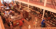 [no_rights] Philipsburg, Montana, Etats-Unis.<br>Intérieur du <i>World's Greatest Candy Store</i>.<br>Grand jeu de l'été: Sophie fait son shopping, saurez-vous la retrouver ?