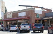 [no_rights] Ville de Cody, Wyoming, Etats-Unis.<br>Grosse carabine. Et le reste, il est comment ?