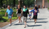 [no_rights] Ville de Salt Lake City, Utah, Etats-Unis.<br>Un groupe de touristes est emmené par 2 guides mormones, sur Temple Square.<br>Elocution douce et mielleuse, on reconnaît un Mormon dès qu'il ouvre la bouche.
