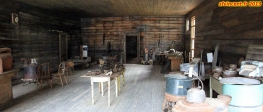 [no_rights] Ville minière fantôme de Garnet, Montana, Etats-Unis.<br>Le General Store. Tout ce qu'il faut pour les mineurs !