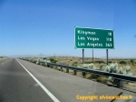 En route de Phoenix vers Las Vegas.<br>Du désert, encore du désert...<br>Dis, quand est-ce qu'on arrive ?<br>Attention: distances en miles !