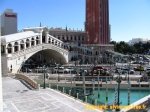 Las Vegas.<br>Le <i>Venetian</i> est un modèle réduit de la ville de Venise.<br>Il abrite un centre commercial couvert, un hôtel,des restaurants et bien sûr, un casino.