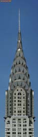 New York.<br>Panoramique vertical sur le Chrysler Building.<br>Au 61ème étage, des aigles en acier, répliques de ceux qui ornaient les capots Chrysler en 1929.