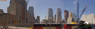 NEW YORK.<br><i>GROUND ZERO.</i><br>Vue panoramique du chantier en mai 2008.<br>Sur la droite, on peut voir la nouvelle tour 7 du World Trade Center, inaugurée en 2006.