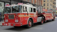 [no_rights] New York City.<br>Camion du FDNY (Fire Department New York).<br>Ils sont quand même v... beaux !
