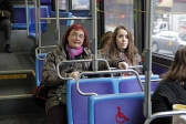 [no_rights] New York City.<br>Quand on en a assez de marcher, on prend le bus.<br>A l'attention des blagueurs (j'ai les noms), la cordelette jaune ne sert pas à étendre son linge, mais à demander l'arrêt.