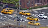 NEW YORK.<br>Taxis sur la deuxième avenue.