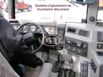 Sur le Hummer, on peut ajuster les pressions avant et arrière à l'aide de 2 boutons, sans avoir à arrêter la bête: pas mal !
