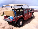 La balade est entrecoupée de 2 pauses bienvenues.<br>Le Hummer embarque un peu de victuailles et de boissons, pour permettre aux aventuriers de se remettre de leurs émotions.