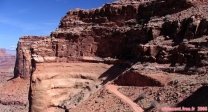CANYONLANDS, <i>Shafer Trail Road</i>.<br>Véhicule 4x4 recommandé !<br>Vertige déconseillé !