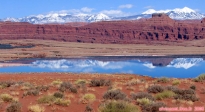 CANYONLANDS.<br>A <i>Potash</i> se trouvent des mines de potasse.<br>Cette image montre un bassin de décantation. La forte concentration en potasse leur donne cette forte couleur bleue. L'utilisation d'un filtre polarisant a fait le reste: c'est vraiment irréel !