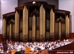 Salt Lake City.<br>Le célèbre choeur mormon se produit chaque dimanche. Le jeudi soir a lieu la répétition. Elle est ouverte au public et gratuite. Nous avons eu la chance d'assister à une répétition.<br>L'orgue a 11 623 tuyaux, et une sonorité prodigieuse.