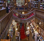 [no_rights] Portugal, ville de Porto, librairie Lello.<br>L'escalier monumental.<br><font size=-1>Assemblage panoramique, avec des distorsions dans la partie inférieure.</font>