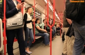 [no_rights] Métro de la ville de Prague.<br>Rames modernes et propres, on pourrait manger sur le sol...