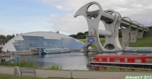 Roue de Falkirk, Ecosse.<br>Le dénivelé entre l'<i>Union Canal</i> (en haut) et le <i>Forth and Clyde Canal</i> est de 25 mètres.
