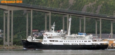 [no_rights] Port de Troms, Norvège.<br>Navire Express Côtier <i>Lofoten</i>.<br>Ce navire est nettement plus ancien que les autres: il est classé monument historique.
