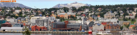 [no_rights] Vue générale du port de Troms, Norvège.<br>Les Norvégiens aiment les couleurs vives.