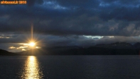 [no_rights] Navire Express Côtier <i>Vesterlen</i>, environs de Troms, Norvège.<br>Début août, le soleil se couche très, très lentement: idéal pour multiplier les prises de vue.